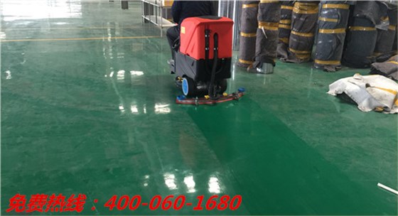 清洗客戶(hù)現場(chǎng)環(huán)氧地坪
