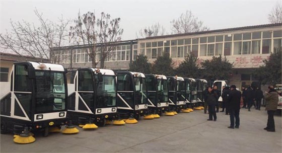 邱頭鎮政府領(lǐng)導視察接收現場(chǎng)