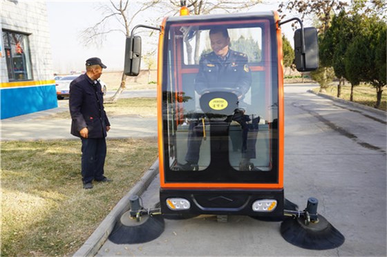 潔博士電動(dòng)清掃車(chē)