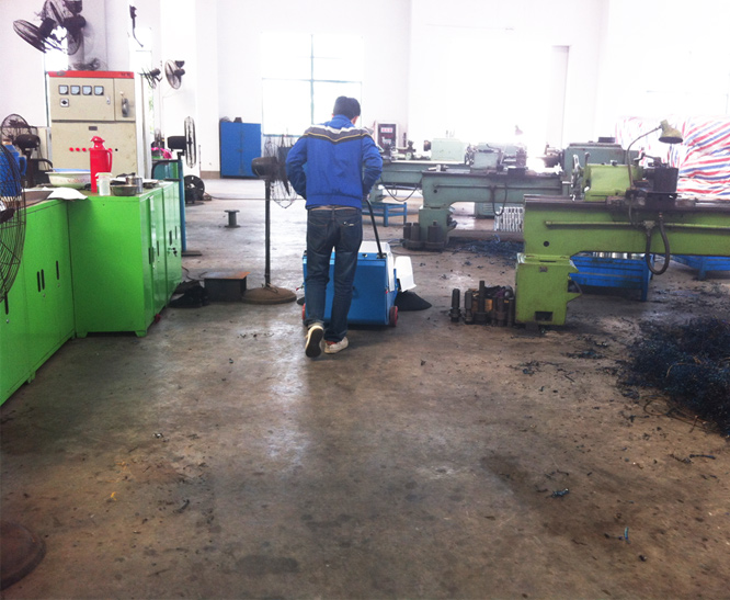 電動(dòng)掃地機案例-鑄造車(chē)間