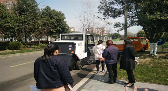 潔博士掃地車(chē)加入玄武湖清明節前衛生整治大行動(dòng)