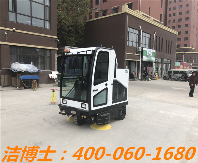 潔博士駕駛清掃車(chē)用戶(hù)案例——長(cháng)治浩鷹物業(yè)管理