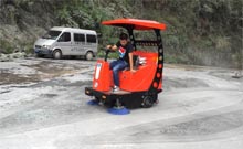 【推薦】駕駛式電動(dòng)掃地車(chē)1500視頻演示