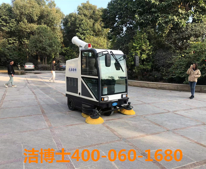 潔博士駕駛掃地機客戶(hù)案例-廣西兄弟路標涂料有限公司